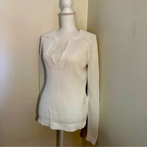 Banana Republic white knit v-Neck sweater, S